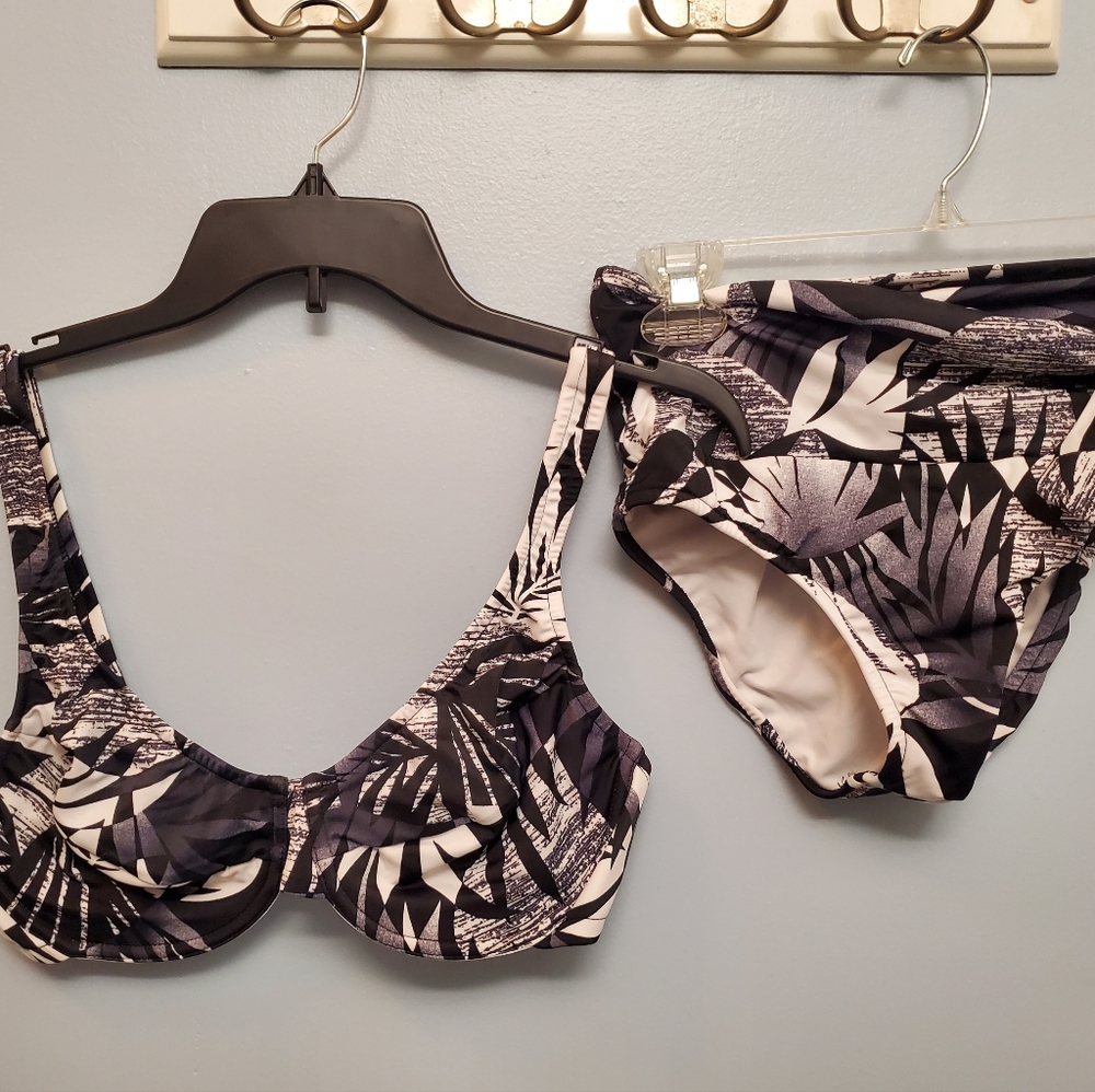 Venus bikini, never worn.